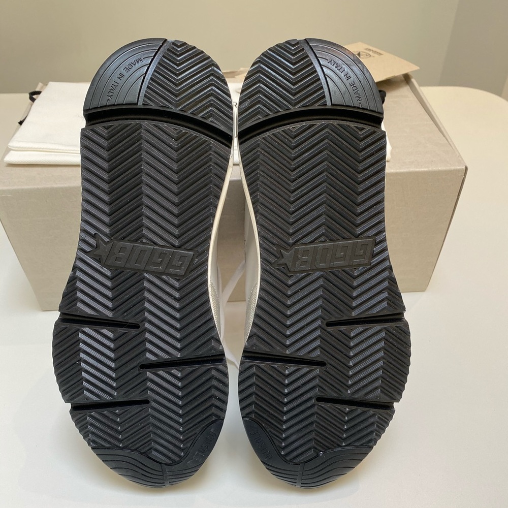 Golden Goose Running Sole Sneaker Silver/White/Black New in Box - Picture 9 of 9